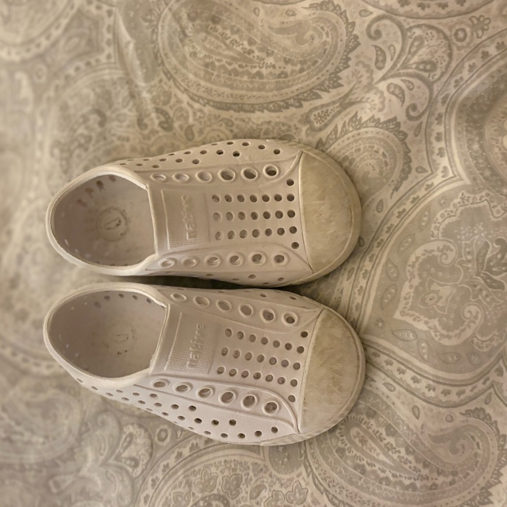 Native Kids Water Shoes - Classic White